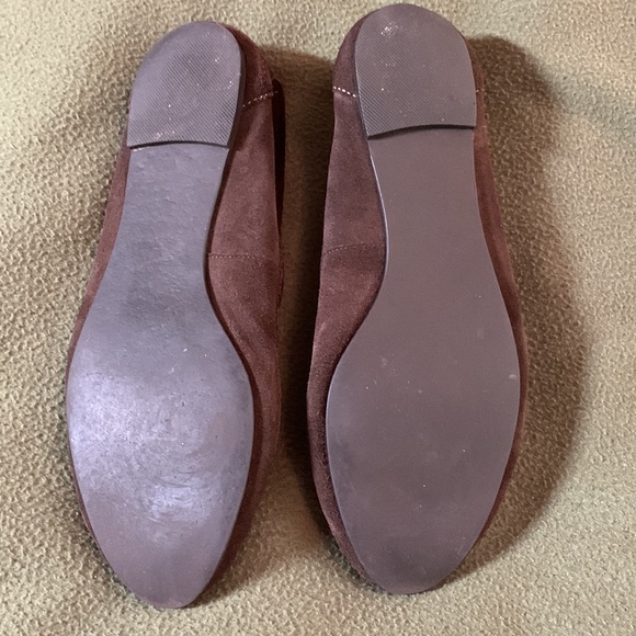 Eddie Bauer brown leather slip-on shoes. Size 8 - Picture 2 of 5